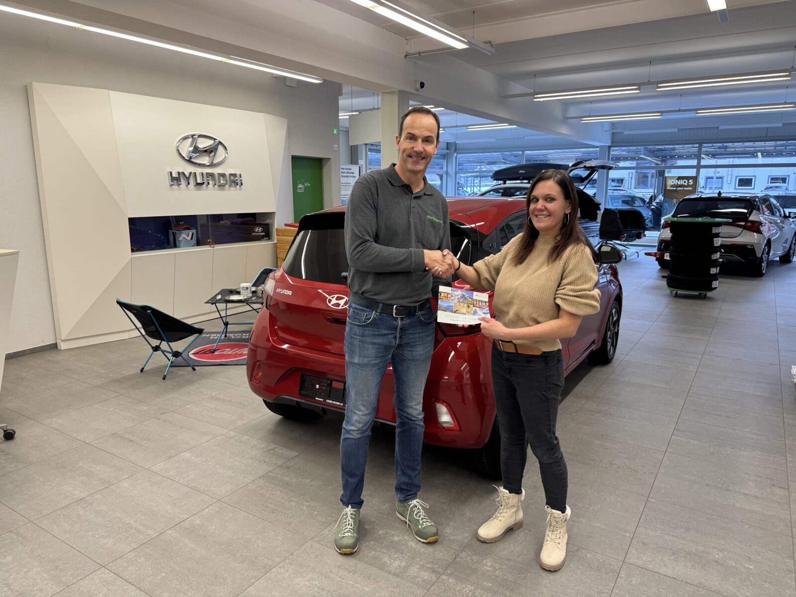 Janine Beerli aus Ebnet Gewinnerin Jahresverlosung der Schärli Bossert AG 2026